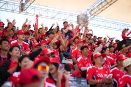 แฟนชาวไทย อัดแน่นเชียร์กระหึ่ม ฮอนด้า สแตนด์