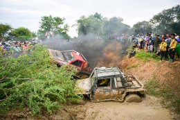 เปิดฉากการแข่งขันแห่งตำนาน Toyota Hilux Revo 10 เซียนประจัญบาน 2023