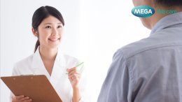 Patient-consults-with-counsellor