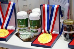 สถาบันวิจัยและพัฒนา นำทีมนักวิจัยของมหาวิทยาลัยสวนดุสิต เข้ารับประกาศนียบัตรจาก ผู้อำนวยการสำนักงานการวิจัยแห่งชาติ (วช.)