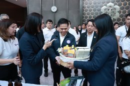 มหาวิทยาลัยสวนดุสิต ร่วมกับ การนิคมอุตสาหกรรมแห่งประเทศไทย (กนอ.) จัดแสดงบูธนำเสนอผลงานวิจัย นวัตกรรม และผลิตภัณฑ์ชุมชน เพื่อยกระดับงานวิจัยสู่การใช้ประโยชน์ในภาคอุตสาหกรรม