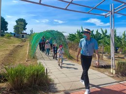 สถาบันวิจัยและพัฒนานำทีมหอมขจรฟาร์มเข้าร่วมจัดกิจกรรมกับโรงเรียนสาธิตละอออุทิศ