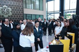 มหาวิทยาลัยสวนดุสิต ร่วมกับ การนิคมอุตสาหกรรมแห่งประเทศไทย (กนอ.) จัดแสดงบูธนำเสนอผลงานวิจัย นวัตกรรม และผลิตภัณฑ์ชุมชน เพื่อยกระดับงานวิจัยสู่การใช้ประโยชน์ในภาคอุตสาหกรรม