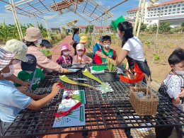 สถาบันวิจัยและพัฒนานำทีมหอมขจรฟาร์มเข้าร่วมจัดกิจกรรมกับโรงเรียนสาธิตละอออุทิศ