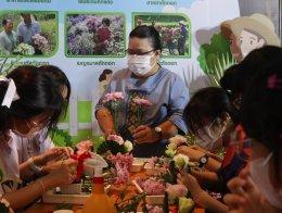 มหาวิทยาลัยสวนดุสิต และสถาบันวิจัยวิทยาศาสตร์และเทคโนโลยีแห่งประเทศไทย (วว.) ร่วมกันจัดกิจกรรมในหัวข้อ "การตกแต่งดอกไม้สวยบนโต๊ะอาหาร"