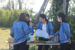 สถาบันวิจัยและพัฒนานำทีมหอมขจรฟาร์มเข้าร่วมจัดกิจกรรมกับโรงเรียนสาธิตละอออุทิศ