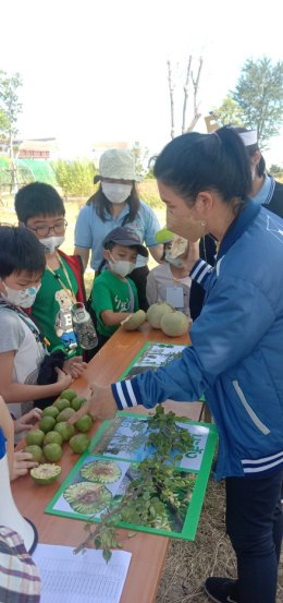 สถาบันวิจัยและพัฒนานำทีมหอมขจรฟาร์มเข้าร่วมจัดกิจกรรมกับโรงเรียนสาธิตละอออุทิศ