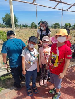 สถาบันวิจัยและพัฒนานำทีมหอมขจรฟาร์มเข้าร่วมจัดกิจกรรมกับโรงเรียนสาธิตละอออุทิศ