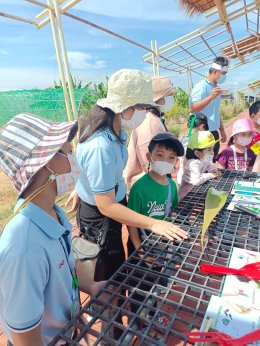 สถาบันวิจัยและพัฒนานำทีมหอมขจรฟาร์มเข้าร่วมจัดกิจกรรมกับโรงเรียนสาธิตละอออุทิศ
