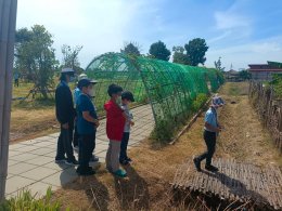 สถาบันวิจัยและพัฒนานำทีมหอมขจรฟาร์มเข้าร่วมจัดกิจกรรมกับโรงเรียนสาธิตละอออุทิศ