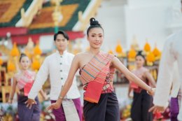 ร่วมพิธียกปลียอดทองคำพระธาตุเชิงชุม (ส่วนที่ 2 ) 