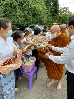 ถวายภัตตาหาร สังฆทาน ปัจจัย ออกโรงทาน พระอริยะสายวัดป่า ศิษย์องค์หลวงตาพระมหาบัว