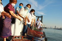 มูลนิธิพุทธภูมิธรรม นำคณะศรัทธาร่วมปล่อยปลาดุก 400 กิโลกรัม ปลานิล 100 กิโลกรัม ลงสู่แม่น้ำเจ้าพระยา