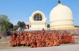 กองบุญ 1 ครั้งได้ทำถึง 2 กองบุญ ถวายที่ดินวัดป่า + ถวายเสื้อกันหนาวพระไทยในอินเดีย สำเร็จแล้ว