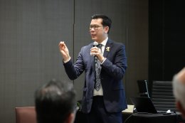 พิธีปิดโครงการอบรมและพิธีมอบวุฒิบัตรจบหลักสูตร การให้เอกชนร่วมลงทุนในกิจการของรัฐ PEP รุ่นที่ 21