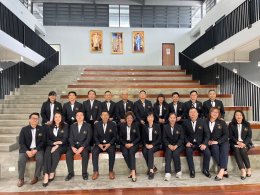  IRDP ได้จัดการเดินทางศึกษาดูงานในประเทศ หลักสูตร Leadership Succession Program (LSP) รุ่นที่ 15 ณ สถานีข่าว Top News ธนาซิตี้ บางนา