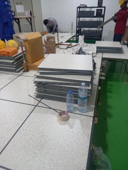 งานติดตั้งพื้นยกระดับ RaisedFloor HPL โรงงานน้ำตาล ราชบุรี ห้อง Control DCS Room 