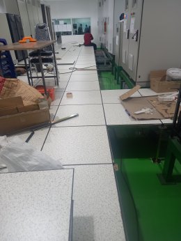 งานติดตั้งพื้นยกระดับ RaisedFloor HPL โรงงานน้ำตาล ราชบุรี ห้อง Control DCS Room 