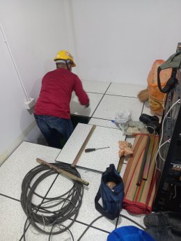 งานติดตั้งพื้นยกระดับ RaisedFloor HPL โรงงานน้ำตาล ราชบุรี ห้อง Control DCS Room 