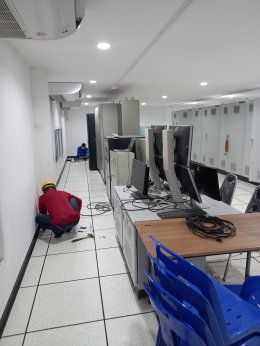 งานติดตั้งพื้นยกระดับ RaisedFloor HPL โรงงานน้ำตาล ราชบุรี ห้อง Control DCS Room 