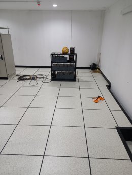 งานติดตั้งพื้นยกระดับ RaisedFloor HPL โรงงานน้ำตาล ราชบุรี ห้อง Control DCS Room 