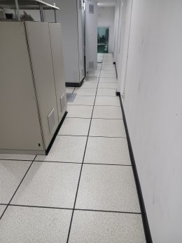 งานติดตั้งพื้นยกระดับ RaisedFloor HPL โรงงานน้ำตาล ราชบุรี ห้อง Control DCS Room 