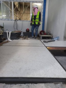 งานติดตั้ง พื้นยกระดับ Raised Floor  ห้องควบคุม(Control Room) บริษัท เทอราโกร เฟอร์ติไลเซอร์ จำกัด(ปุ๋ยตรามงกุฏ) อ.นครหลวง จ.พระนครศรีอยุธยา