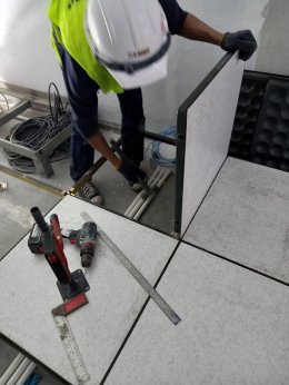 งานติดตั้ง พื้นยกระดับ Raised Floor  ห้องควบคุม(Control Room) บริษัท เทอราโกร เฟอร์ติไลเซอร์ จำกัด(ปุ๋ยตรามงกุฏ) อ.นครหลวง จ.พระนครศรีอยุธยา