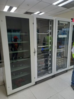 งานติดตั้งแผ่น RaisedFloor HPL Woodcore 