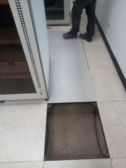 งานติดตั้งแผ่น RaisedFloor HPL Woodcore 