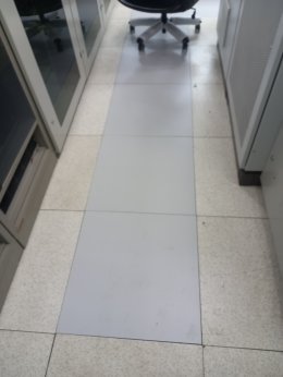 งานติดตั้งแผ่น RaisedFloor HPL Woodcore 