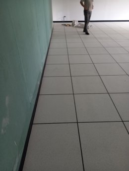 โครงการ ติดตั้งพื้นยกระดับ Raised Floor  พื้นที่ 140 ตรม สูง 30 ซ.ม 