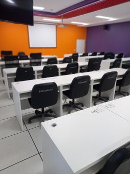 โครงการ ติดตั้งพื้นยกระดับ Raised Floor  พื้นที่ 140 ตรม สูง 30 ซ.ม 