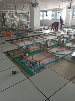 งานติดตั้งพื้นยกระดับ  RaisedFloor HPL พื้นที่ 378 ตรม สูง 22 ซ.ม ห้องฝึกหัดทันตกรรม