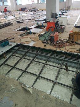 งานติดตั้งพื้นยกระดับ  RaisedFloor HPL พื้นที่ 378 ตรม สูง 22 ซ.ม ห้องฝึกหัดทันตกรรม