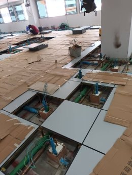 งานติดตั้งพื้นยกระดับ  RaisedFloor HPL พื้นที่ 378 ตรม สูง 22 ซ.ม ห้องฝึกหัดทันตกรรม
