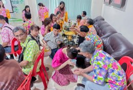 สหกรณ์การเกษตรท่าบ่อ จำกัด ร่วมกับสมาคมฉาปนกิจสงเคราะห์ของสมาชิกและพนักงานสหกรณ์การเกษตรท่าบ่อ จำกัด "ร่วมจัดกิจกรรมรดน้ำดำหัว เทศกาลวันสงกรานต์" ประจำปี 2566