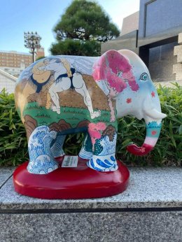 Deliver “Chiang Rai Elephants Trophy” to the Thai Embassy in Tokyo, Japan