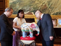 Deliver “Chiang Rai Art Elephant Trophy” to the Thai Embassy in Tokyo, Japan