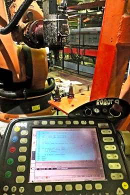Setup automatic tool change system for 5 kuka robot. 