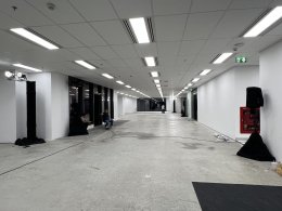 งานแพรวไอคอนนิค ตึก kronos วันที่ 11 ตค 67 ติดตั้งเครื่องเสียง ไฟ ทรัส by vsoundqlighting 