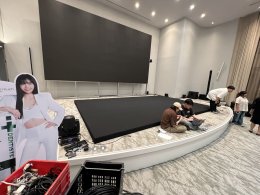 จัดงานประกวดเต้น ติดตั้ง เวที 6x4.8 เมตร สูง 10 ซม.พร้อมปูพรมดำใหม่ ที่ SMOOTH LIFE TOWER ชั้น 23 สวย เรียบ โปร