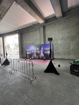 ให้เช่าไฟ par led / spotlight ส่องแบล็กดร็อบถ่ายรูป บู๊ธงานต่างๆ