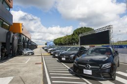 เมอร์เซเดส-เบนซ์ ย้ำภาพผู้นำด้านการขับขี่ระดับโลก ขนทัพรถหรูกว่า 24 รุ่นเข้าร่วมงาน “Mercedes-Benz Driving Events 2020” กิจกรรมขับขี่ปลอดภัยที่จัดขึ้นให้กับพนักงาน ที่สนามพีระเซอร์กิต พัทยา พร้อมยกระดับมาตรฐานการพัฒนาศักยภาพของพนักงาน เมอร์เซเดส-เบนซ์ อย่