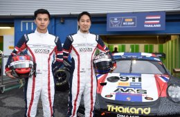 นักแข่งไทย AAS Motorsport โชว์ฟอร์มเดือด ขับเคี่ยว พารถลายไทย เข้ารอบ Main Race ขึ้นนำอันดับ 1 ก่อนพลาดเสียจังหวะ ในศึก FIA GT Nations Cup 2019 (FIA Motorsport Games) ประเภท GT Cup ณ กรุงโรม ประเทศอิตาลี