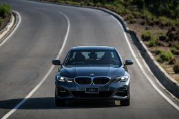 บีเอ็มดับเบิลยู 330e M Sport ใหม่ (ประกอบภายในประเทศ) ราคาจำหน่าย: 2,799,000 บาท (พร้อมโปรแกรมบำรุงรักษา BSI Standard)