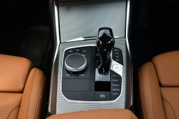 บีเอ็มดับเบิลยู 330e M Sport ใหม่ (ประกอบภายในประเทศ) ราคาจำหน่าย: 2,799,000 บาท (พร้อมโปรแกรมบำรุงรักษา BSI Standard)