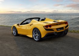 Ferrari F8 Spider: สายพันธุ์ม้าลำพอง ที่พัฒนาให้เหนือชั้นยิ่งขึ้น
