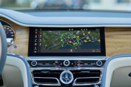 Flying Spur Hybrid อวดโฉมด้วยพลังงานรักษ์โลกใจกลางย่านหรู เบเวอร์ลี่ ฮิลส์