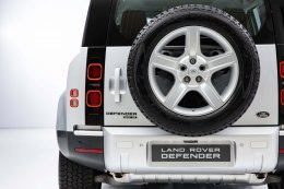 แลนด์โรเวอร์ ดีเฟนเดอร์ ใหม่ (All-New Land Rover Defender) ตำนานแห่งแลนด์โรเวอร์ ราคาอย่างเป็นทางการ 5,400,000 บาท พร้อมพลิกโฉมการสั่งรถแลนด์โรเวอร์ด้วยดิจิทัลแพลตฟอร์ม